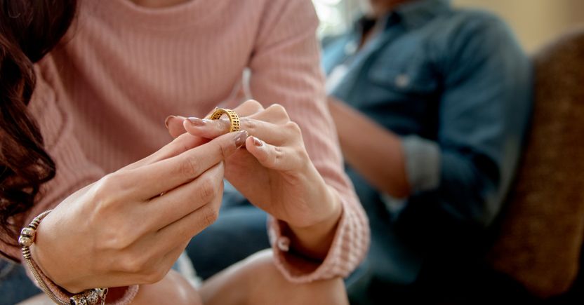거짓말에 속아 결혼했는데 '사기 결혼'으로 처벌할 수 없다? 이럴 땐 어쩌죠? 기사 관련이미지