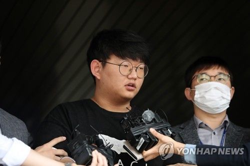 "검찰, '갓갓' 문형욱에 무기징역 구형"⋯평생 감옥살이 한다는 뜻이 '아직' 아닙니다 기사 관련이미지