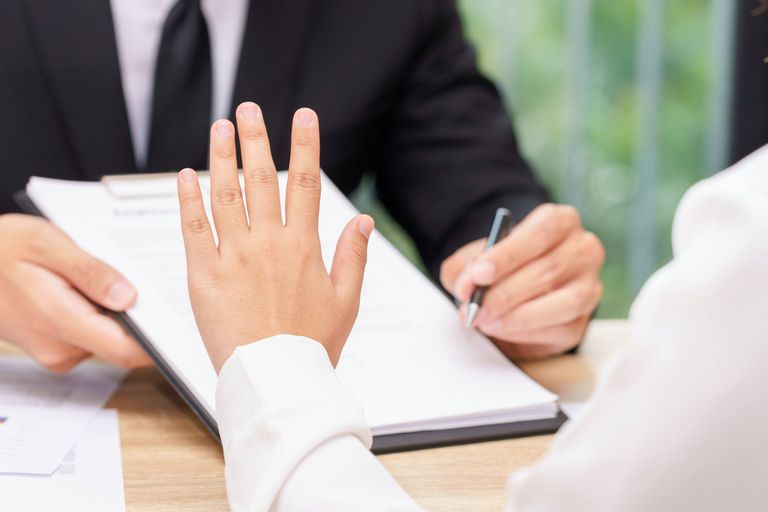 친동생 명의 빌려 내 돈으로 사둔 땅⋯"이제 명의 바꾸자"하니 '모른 척 '합니다 기사 관련이미지