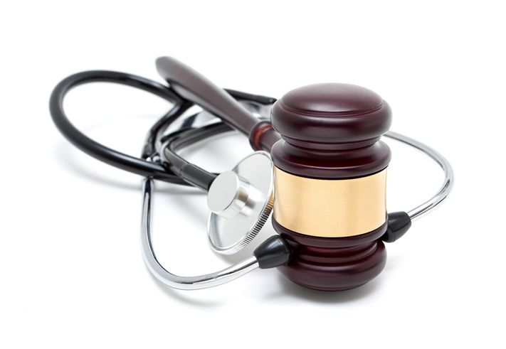 의료분쟁조정중재원에 의료사고 '중재 요청' 해 놓았는데⋯별도의 민·형사 소송할까, 말까 기사 관련이미지