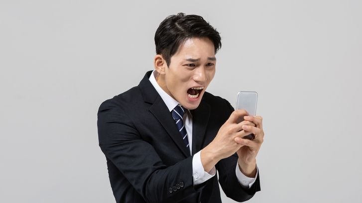 빚 갚으라고 문자 보냈더니, 돈 대신 고소장이 날아왔다⋯'불법 추심 혐의'로 기사 관련이미지