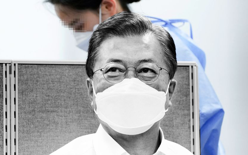 문 대통령 '백신 접종' 간호사 향한 협박들…협박죄+공무집행방해죄까지도 가능 기사 관련이미지