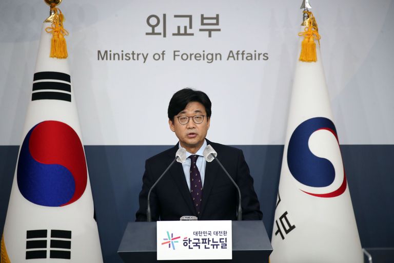 외교부 차관의 '특별공로자' 단어 사용에 법무부가 난색을 표한 까닭 기사 관련이미지