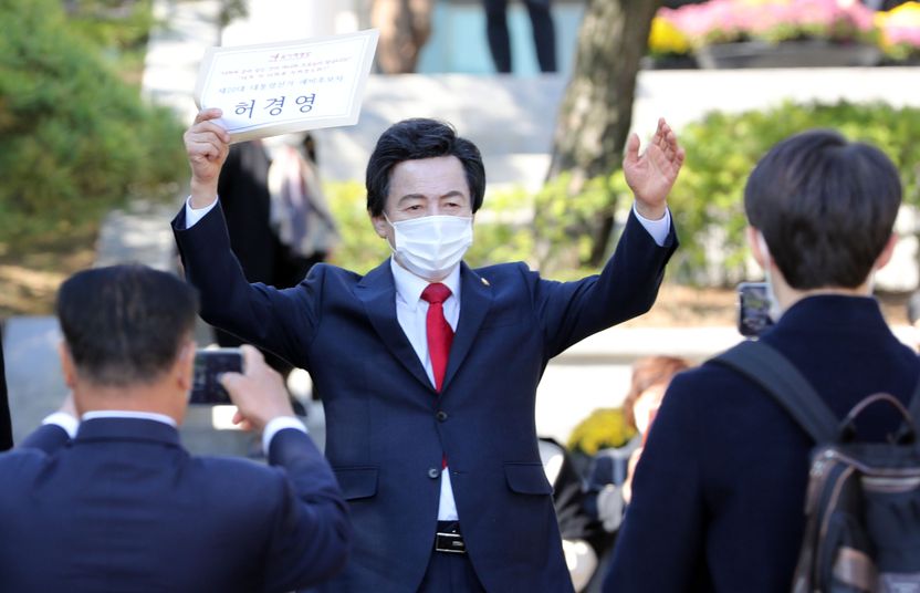 주말 SNS 달군 '허경영 전화'…불법 아닐까? 기사 관련이미지
