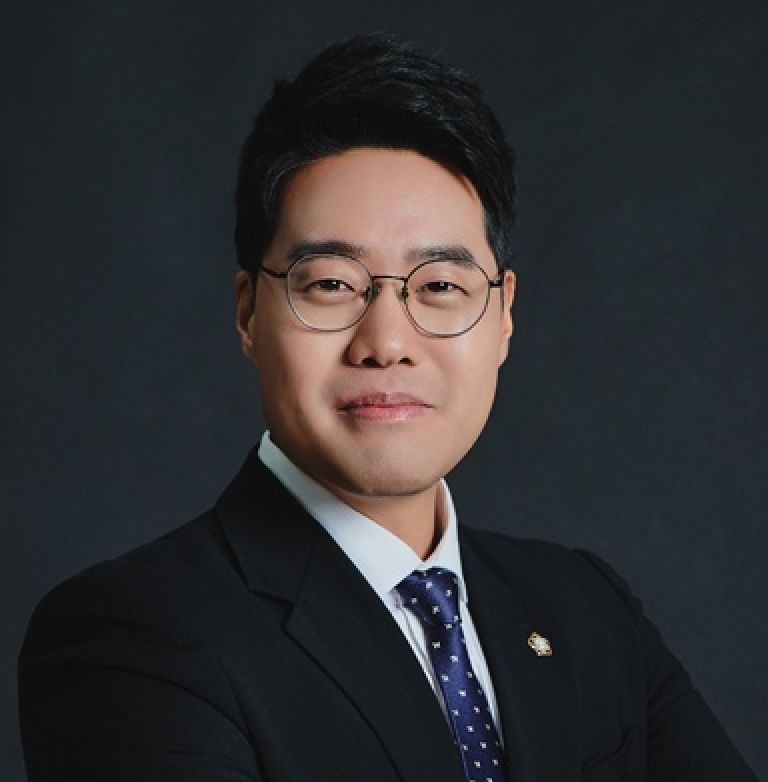 '법무법인 비츠로'의 정현우 변호사. /로톡DB