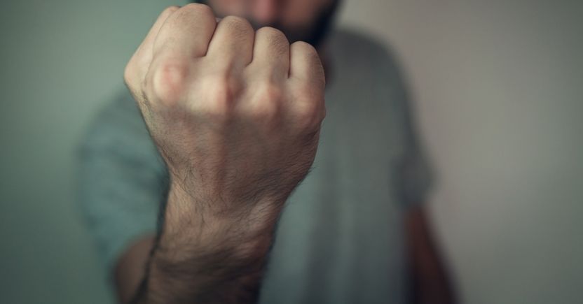 전 여자친구 회사로 칼 들고 찾아갔는데 집행유예? 이 재판의 속사정 기사 관련이미지