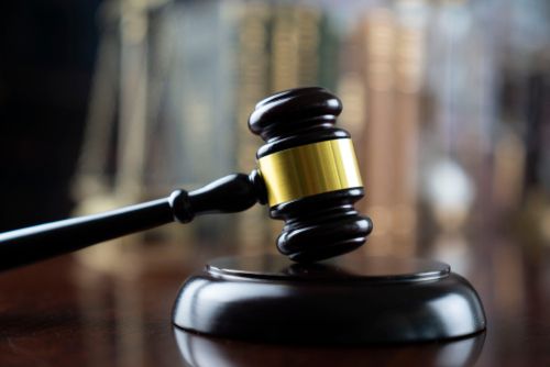 고백 거절하자 성폭행하고, '성노예 계약서' 작성까지⋯20대 공무원, 징역 12년 기사 관련이미지