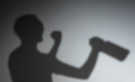 "취직 언제 할 거냐" 딸에게 등산화 던지고 용서받지 못한 아버지의 결말 기사 관련이미지