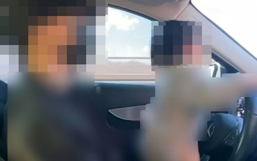 "생후 9개월 아기에게 운전대 맡긴 부모, 과태료 6만원 내고 끝날 일 아니다" 기사 관련이미지