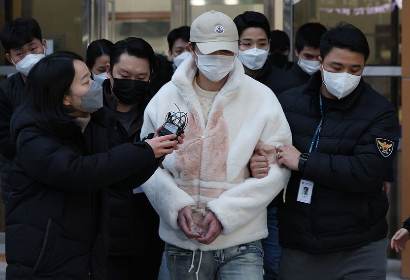 테이프로 묶고, 머리 밀고…20대 투신으로 내몬 분양합숙소 일당 재판에 기사 관련이미지