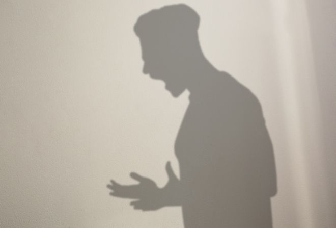 "먼지 나잖아" 중학생 아들이 옷을 털자, 아버지는 목침을 던졌다 기사 관련이미지