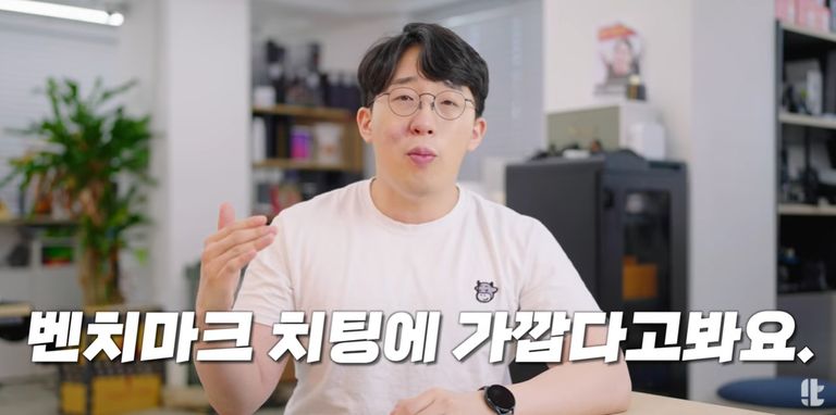 IT 유튜버 '잇섭(ITSub)'도 갤럭시 S22 시리즈의 GOS 테스트 결과를 공유하며 문제 제기에 동참했다. /유튜브 'ITSub잇섭' 캡처
