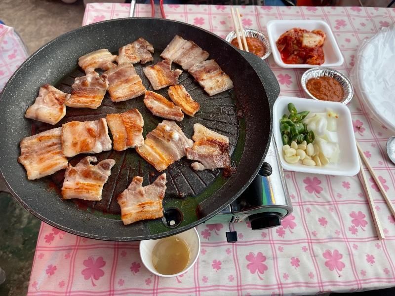 "항의한 손님 뒤에서 소금 뿌렸다"는 '삼겹살 17조각 3만 5000원' 식당의 결말 기사 관련이미지