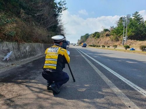시속 60㎞ 도로에서 173km로 달렸다…과속을 뛰어넘은 초과속 차량 기사 관련이미지