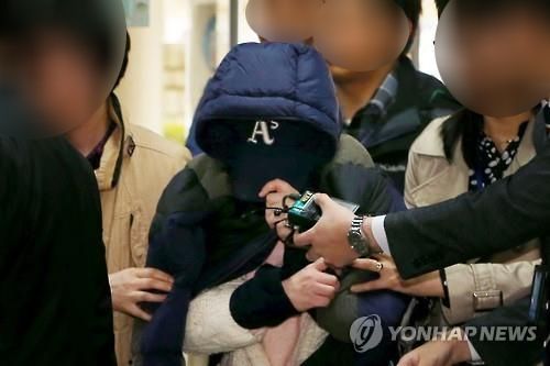 "황산 뿌린다" 심부름센터 사장 협박한 여성, 6년 전 진짜 '황산 테러' 했었다 기사 관련이미지