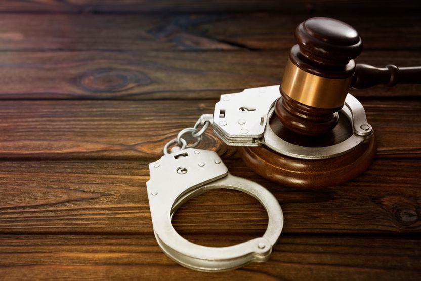 속옷만 입은 60대 남성, 이웃집 앞에서 신음소리내고 문 '쾅쾅' 기사 관련이미지