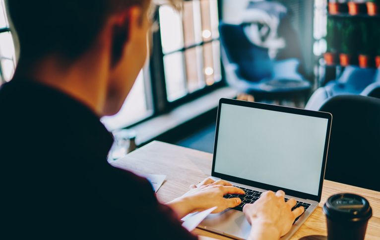 미성년자 여성 연예인 나체 합성 사진 만들어 판 취준생 "내 자신이 역겹다" 기사 관련이미지