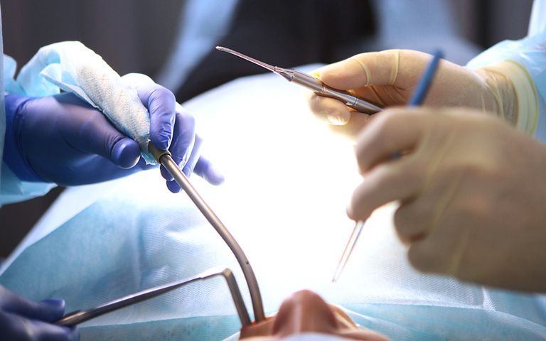 스케일링 6만원 깎아준 치과의사…법원 "면허 정지 처분은 타당" 기사 관련이미지