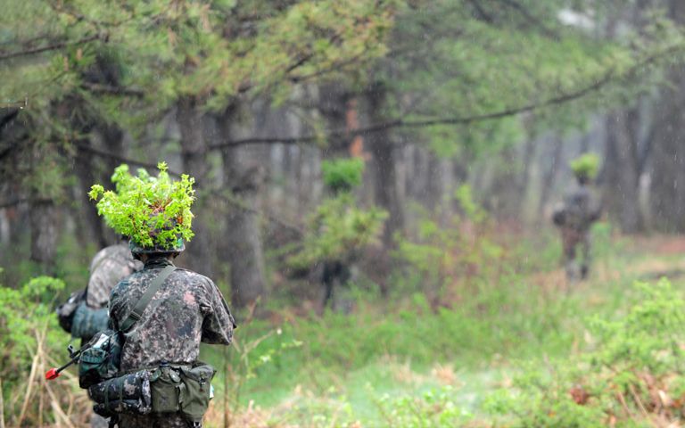 코로나 때문에 2년간 '쉬었던' 예비군 소집훈련, 마스크 쓰고 재개 기사 관련이미지