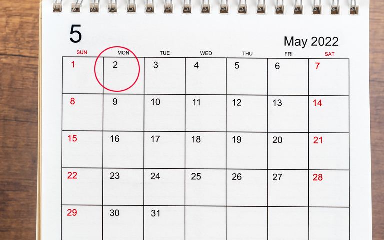 일요일이 '근로자의 날'인데, 월요일에 대체 휴일 안 되나요? 기사 관련이미지