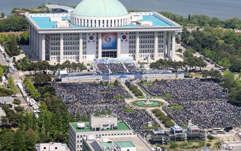 "尹 취임식 때 수류탄 던지자" 글 올렸다 지운 사람, 이것도 살인예비죄? 기사 관련이미지