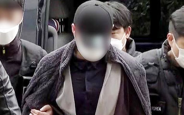 숨진 채 발견된 여성의 휴대전화엔 '내연 관계' 경찰의 목소리가 담겨 있었다 기사 관련이미지