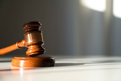 "조용히 좀 해달라"는 윗집 70대 부부에 둔기 휘두른 30대, 징역 35년 기사 관련이미지