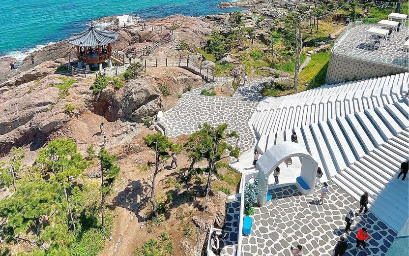 은근슬쩍 '선' 넘은 불법 오션뷰 카페…그러다 '빨간 줄' 생깁니다 기사 관련이미지