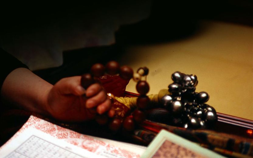 "자궁에 귀신이 씌었다" "나는 삼신할매" 퇴마 의식 가장해 유사강간한 40대 남성 무속인 기사 관련이미지