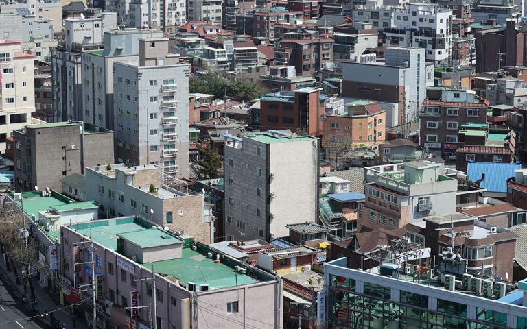 빌라 500여채로 183억 가로챈 '갭투기 세 모녀' 중 모친 구속 기소 기사 관련이미지