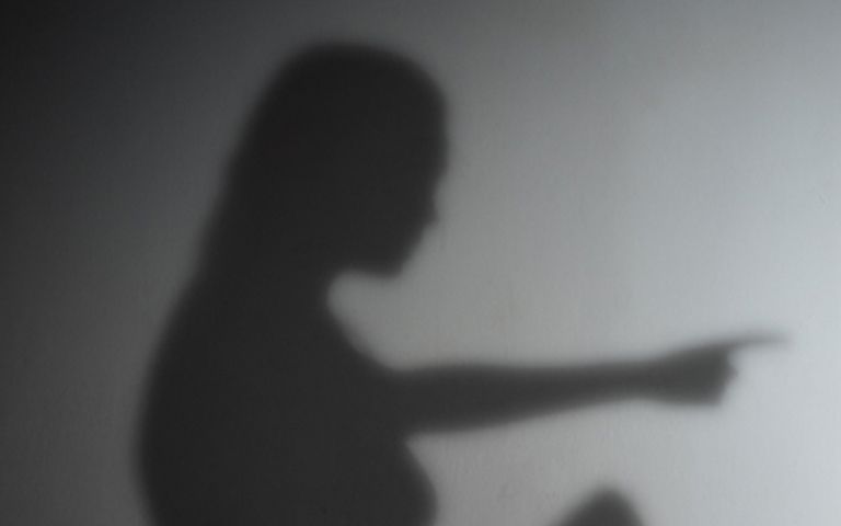 35살 상사가 내준 '숙제'에…49살 직원은 쓰레기통 뚜껑으로 그를 내리쳤다 기사 관련이미지