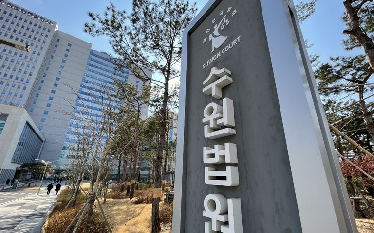 염색한 머리카락 짧게 잘린 아내…남편의 '의심' 때문이었다 기사 관련이미지