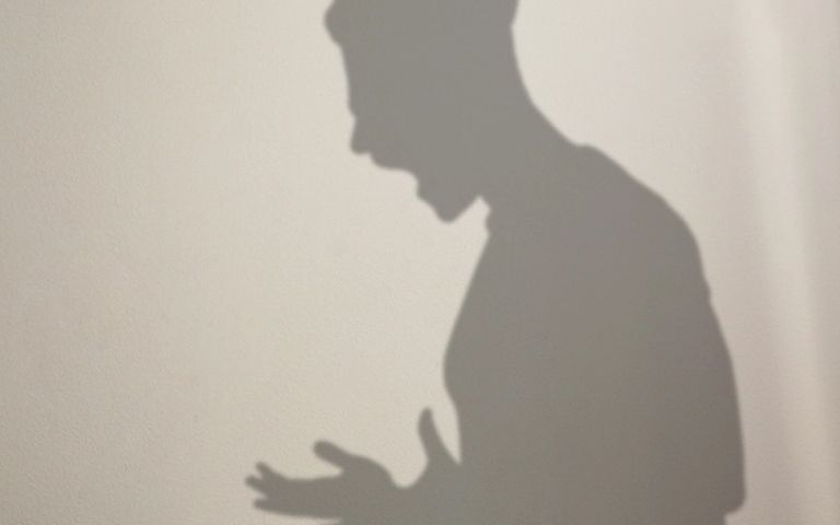 어머니를 이불 씌우고 폭행·협박한 이유는 '한국 정치' 때문이었다 기사 관련이미지