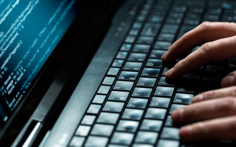 제때 퇴근한 공무원이 왜 초과수당 300만원? 비밀은 매크로였다 기사 관련이미지