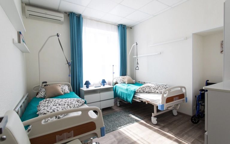 병원을 집처럼 이용하며 생활비는 보험금으로 충당한 7인 가족 기사 관련이미지