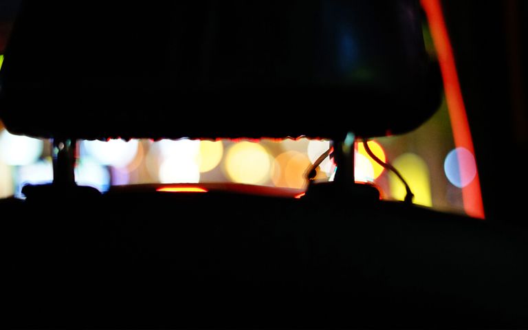 달리는 택시에서 뛰어내려 숨진 대학생⋯기사·뒤차 운전자 모두 검찰 송치 기사 관련이미지