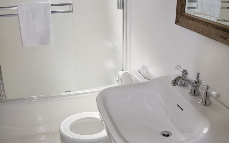 모텔 화장실에서 태어나고 죽은 아기…출산한 20대 여성 긴급 체포 기사 관련이미지