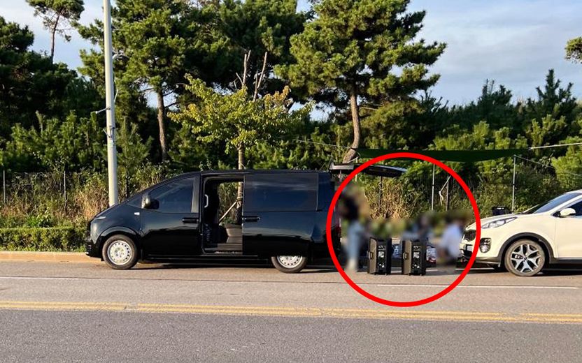 차 다니는 도로에서 줄줄이 앉아 가족 캠핑? 줄줄이 받게 될 법적 처벌 기사 관련이미지