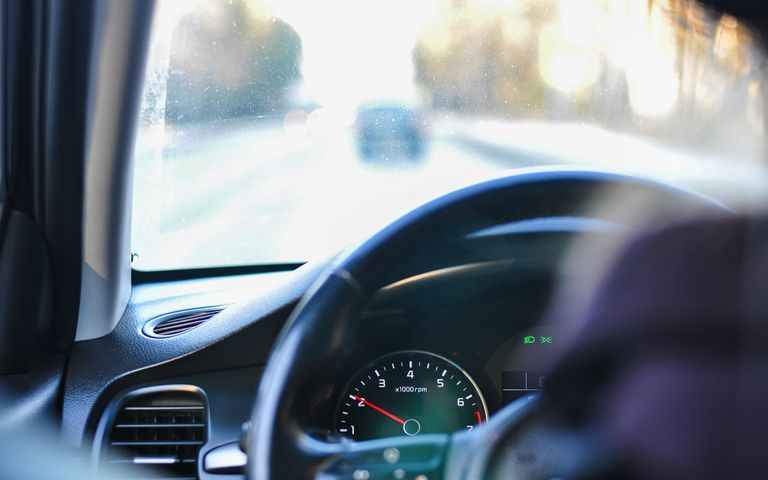 헤어지자는 연인 태우고 커브길 시속 120km 추락사고…살인미수일까, 아닐까 기사 관련이미지