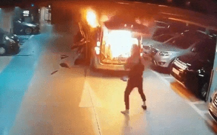 벤츠 포함 차량 677대 태워…담배 피우려 라이터 켠 세차업체 직원, 결국 실형 기사 관련이미지