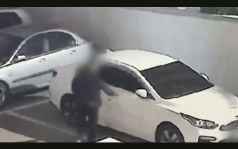 태풍이 할퀴고 간 사이, 그는 주차된 차 손잡이 만져가며 11만원 훔쳤다 기사 관련이미지