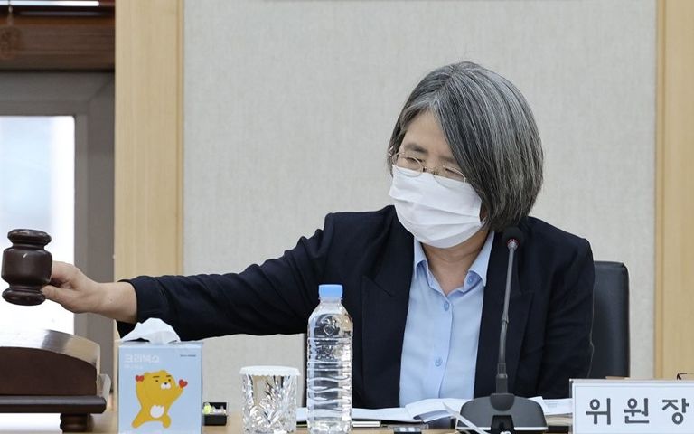 "'공포심 유발' 문자 폭탄, 최대 징역 1년…관심 많은 스토킹 범죄도 심의" 기사 관련이미지