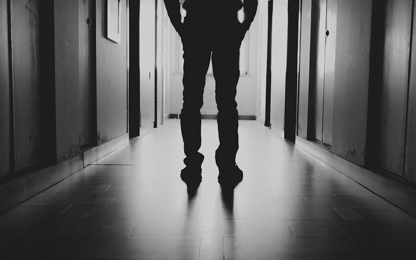 경찰 '경고' 무시한 뒤 배관 타고 침입해 전 연인 폭행…구속영장, 또 안 나왔다 기사 관련이미지