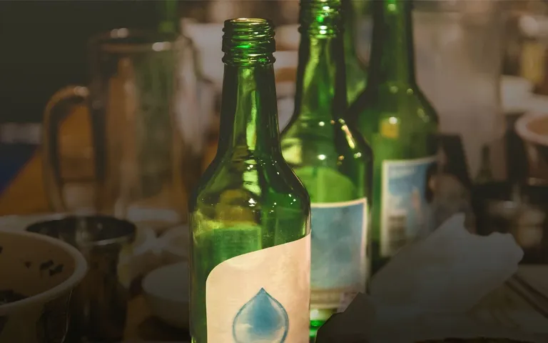 야외테이블 깔아달라더니, 술 실컷 먹고 달아난 일당⋯잡히면 망신? 엄연한 '범죄' 기사 관련이미지