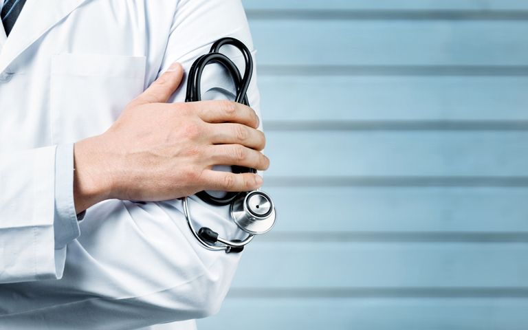 징역 18년 구형받은 의사, 환자 성범죄 혐의 '무죄'로 징역 2년 기사 관련이미지