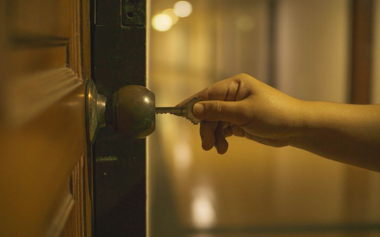 길에서 처음 본 여성 모텔로 끌고 가 놓고…"마실 물 주려고 그랬다" 기사 관련이미지