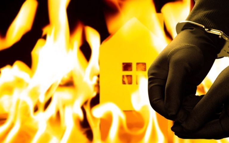 배달 기사와 경찰이 간신히 껐는데…30분 뒤 2번 더 불 질렀다 기사 관련이미지