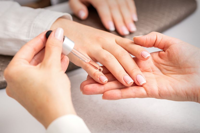 권리금 받고 네일샵 넘긴 전 주인이 근처 네일샵에서 프리랜서로 일을 한다고 합니다 기사 관련이미지