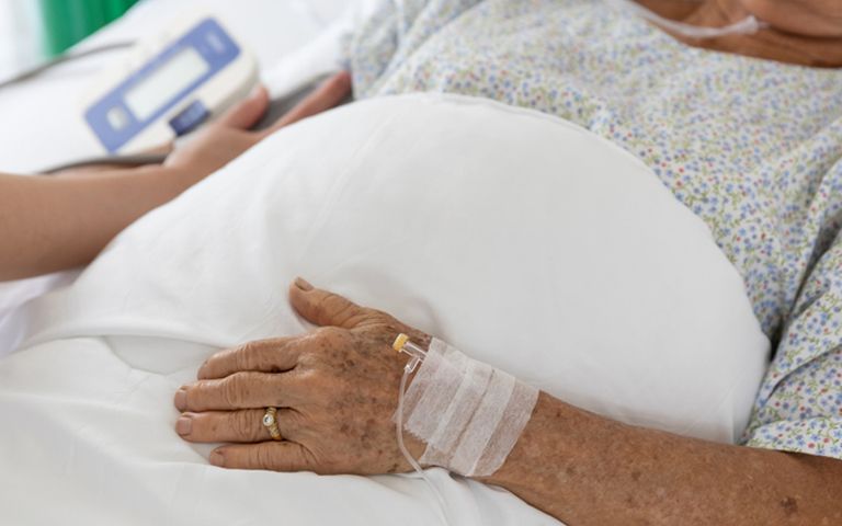 피부병에 욕창까지…요양병원에서 할머니를 방치한 것 같아요 기사 관련이미지