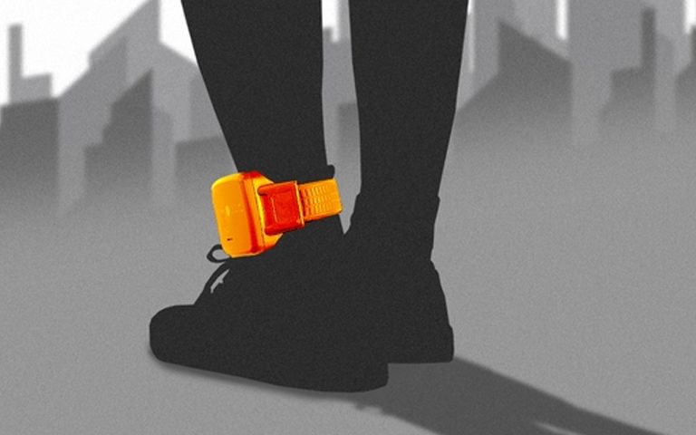 전자발찌 차고 성추행 피해자 부모 찾아간 30대 남성, 다시 교도소로 기사 관련이미지